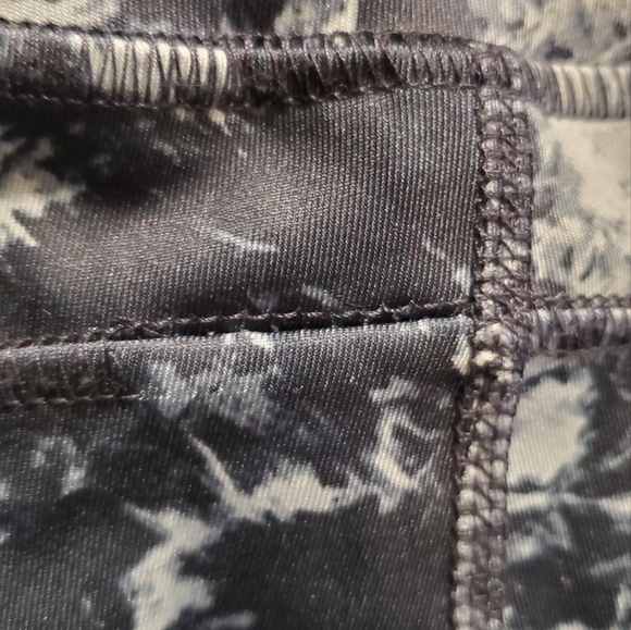 ☆3/35$ | MARIKA | Abstract Blue Print Tummy Control Active Leggings in Size M - Picture 8 of 8